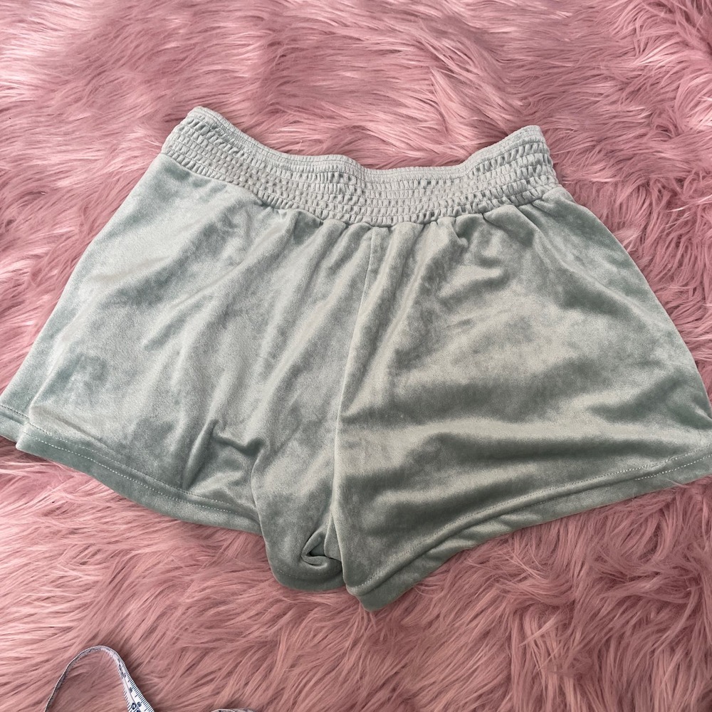 Alya Velour Shorts & True Lace Bralette - Picture 2 of 14